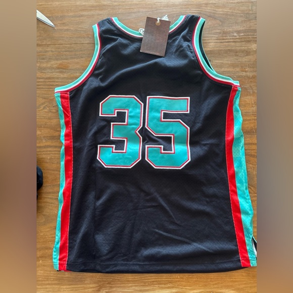 Section 35 - Salish Sea Basketball Jersey - Picture 2 of 2